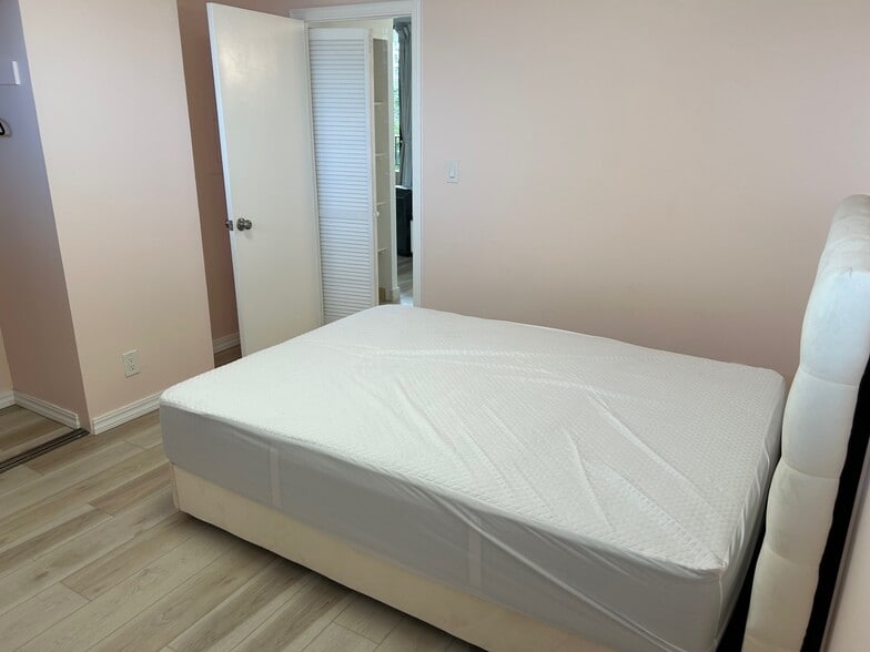 Bedroom 2 - 2121 Ala Wai Blvd
