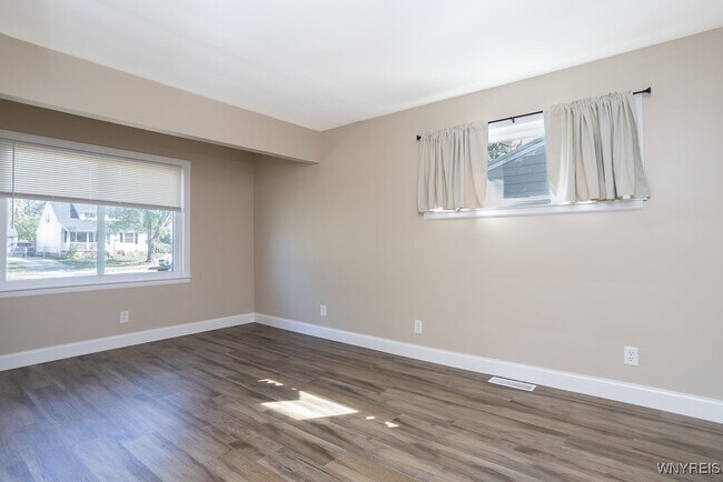 Building Photo - 2470 Eggert Rd