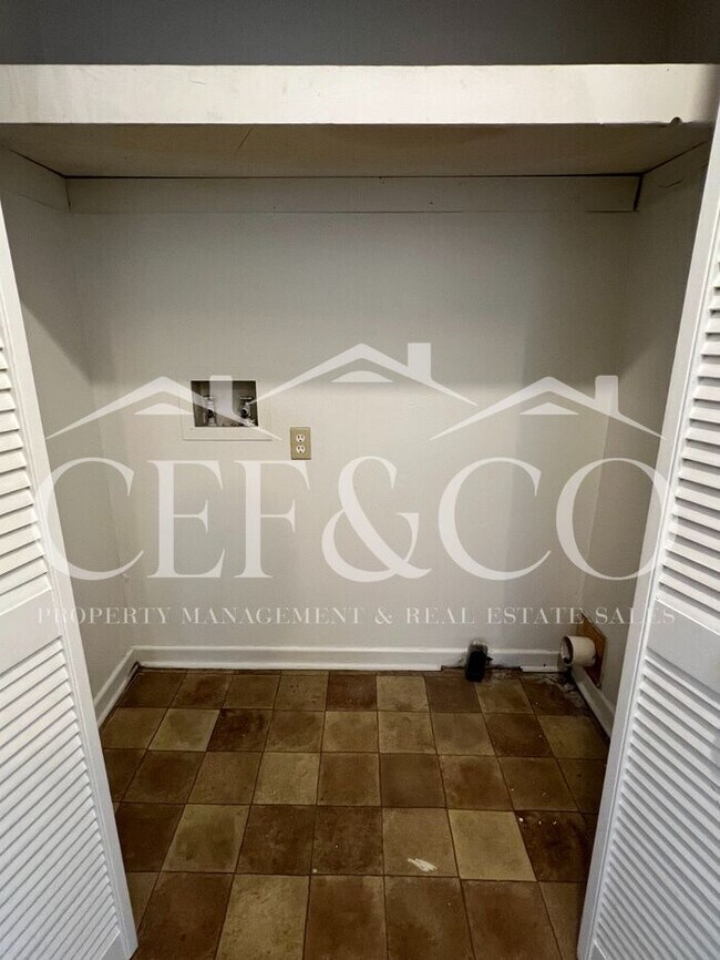 Building Photo - 108-B Stonecreek Dr