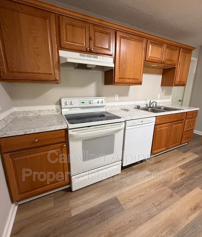 Building Photo - 409 S Merritt Ave