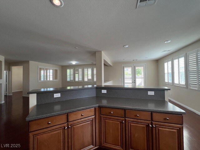 Building Photo - 18 Blue Valley Dr