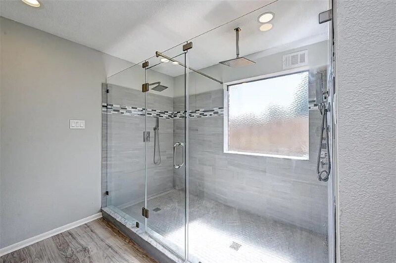 Building Photo - 911 Montview Dr