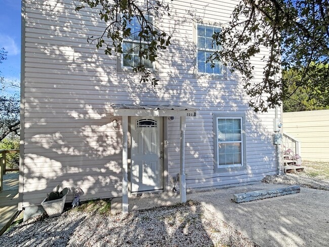 Building Photo - 1 Bedroom - Downstairs Duplex in Canyon Lake - Hill Country Views