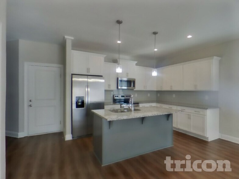 Building Photo - 571 Faye Aly