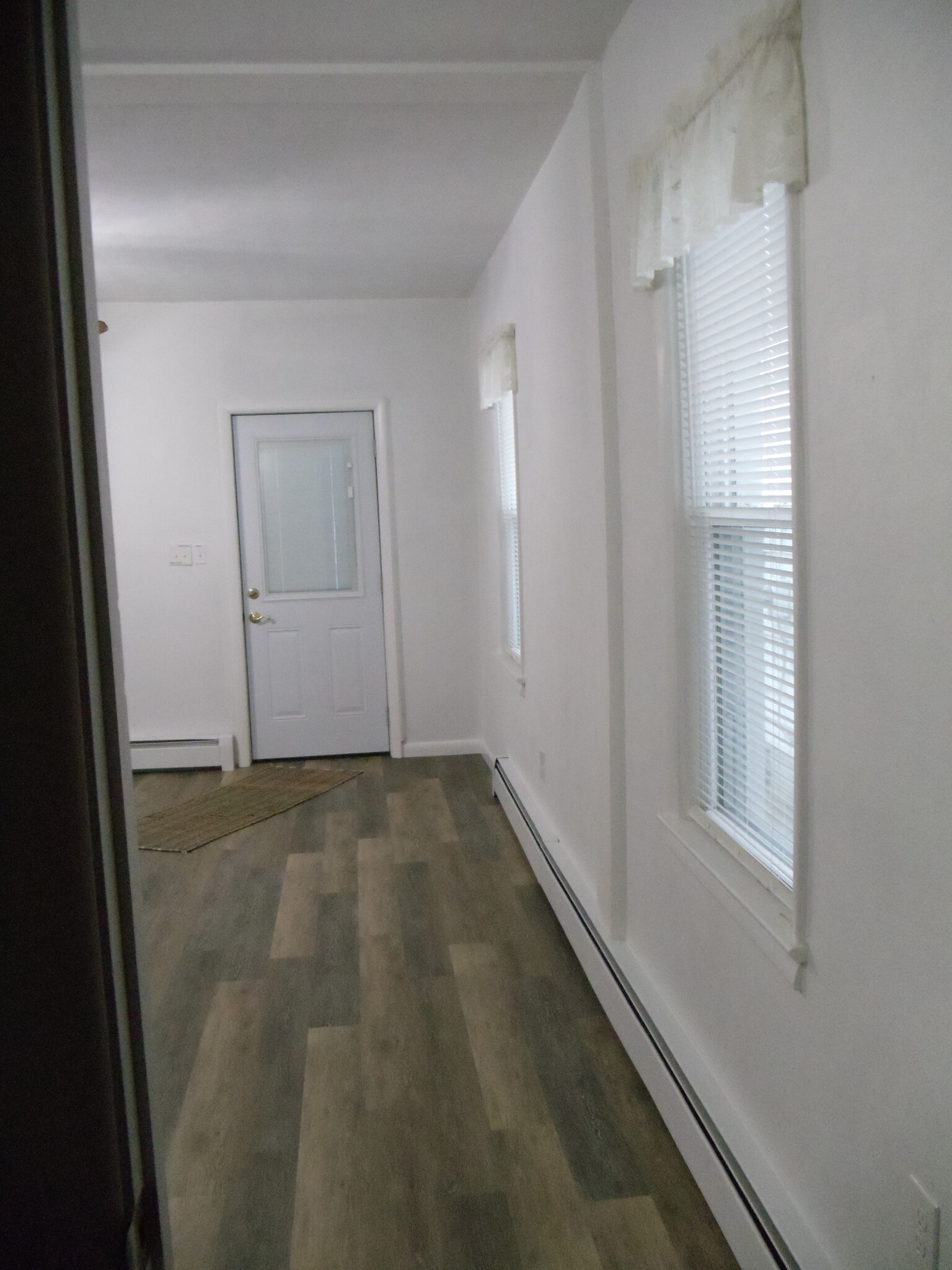 Building Photo - 376 Miller St