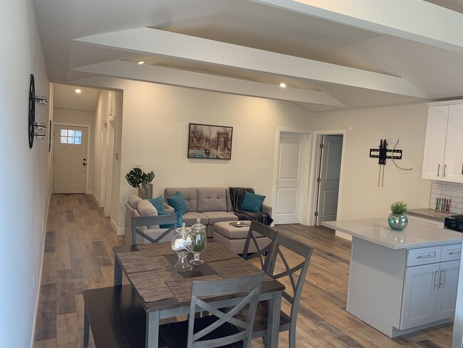 Building Photo - 11313 Delano St