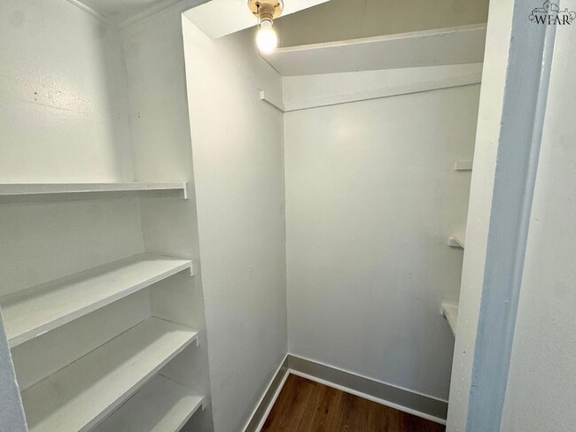 Building Photo - 1810 7th St