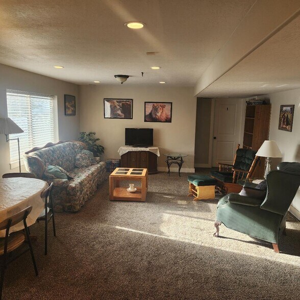 Building Photo - 33 W 1600 S St