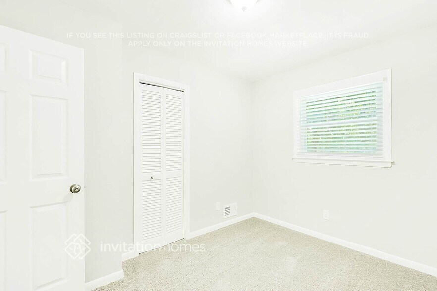 Building Photo - 808 Parkstone Dr