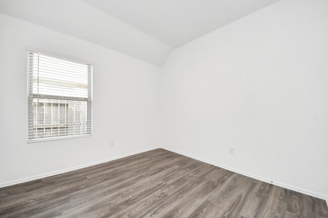 Building Photo - 26631 Castiel Dr