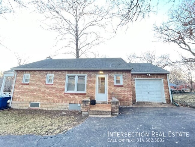 Building Photo - 717 Tiffin Ave