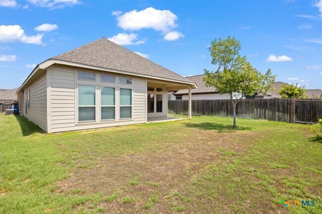 Building Photo - 1921 Creek Ridge St