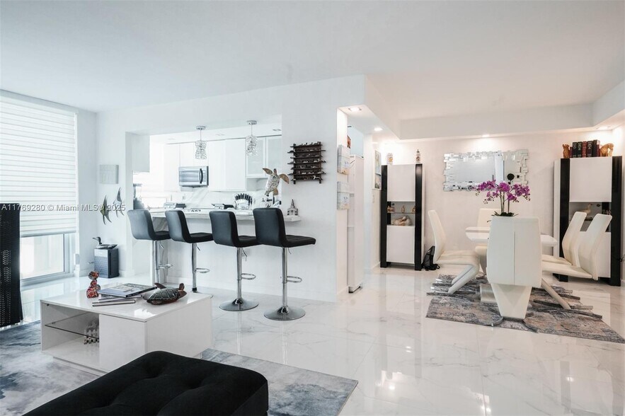 Building Photo - 18071 Biscayne Blvd