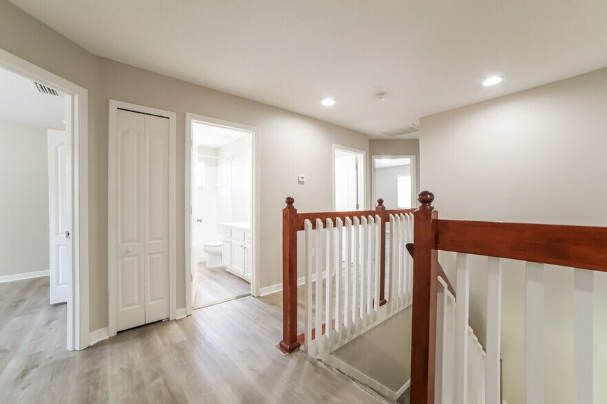 Building Photo - 2702 Kings Surrey Ct