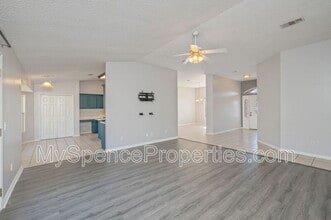 Building Photo - 1202 Northview Dr