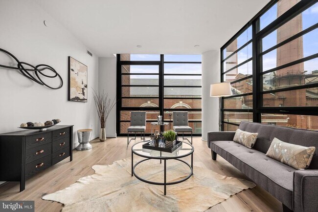 Building Photo - 1300 4th St SE