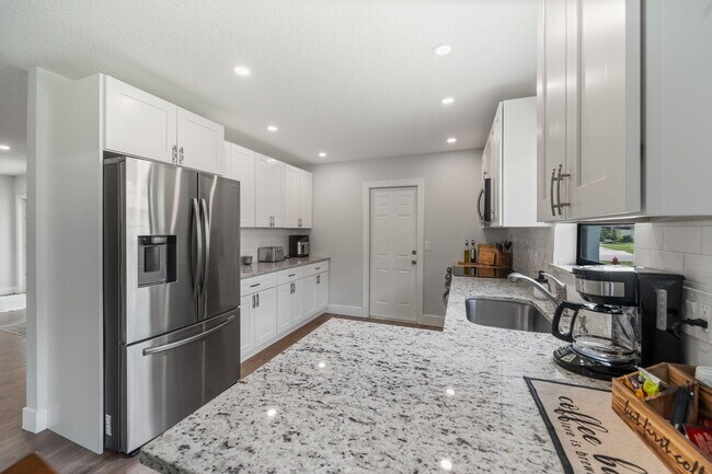 Building Photo - 11371 Torchwood Ct