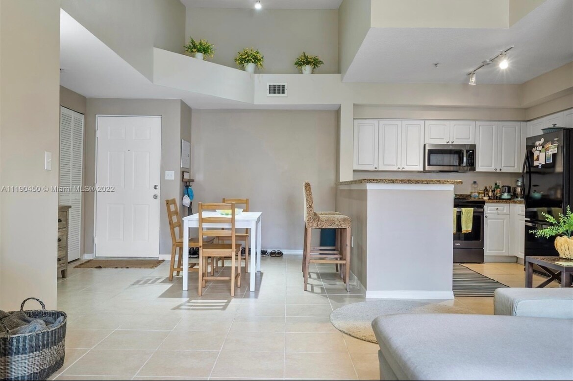 Building Photo - 6851 SW 44th St