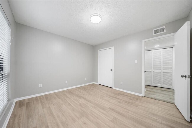 Building Photo - 113 Tuxworth Cir