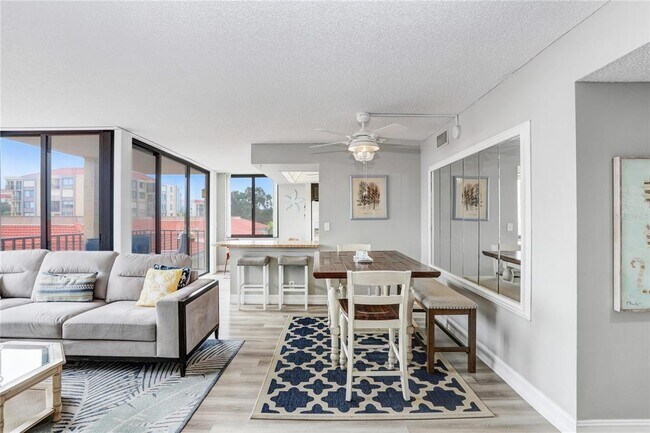 Building Photo - 6104 Palma Del Mar Blvd S