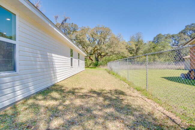 Building Photo - Price Just Reduced! Brand-New 3BR/2BA Home...