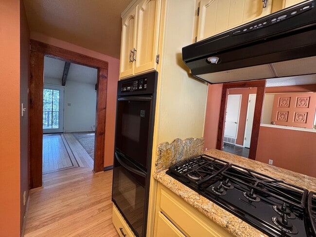 Building Photo - 4-bed 3-bath home in Nevada City!