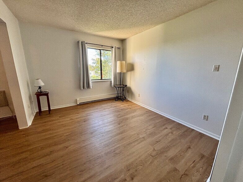 Building Photo - 13890 E Marina Dr