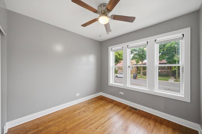 Building Photo - 8326 S Luella Ave