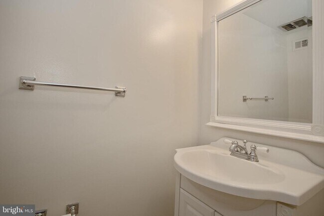 Building Photo - 7041 Alicent Pl