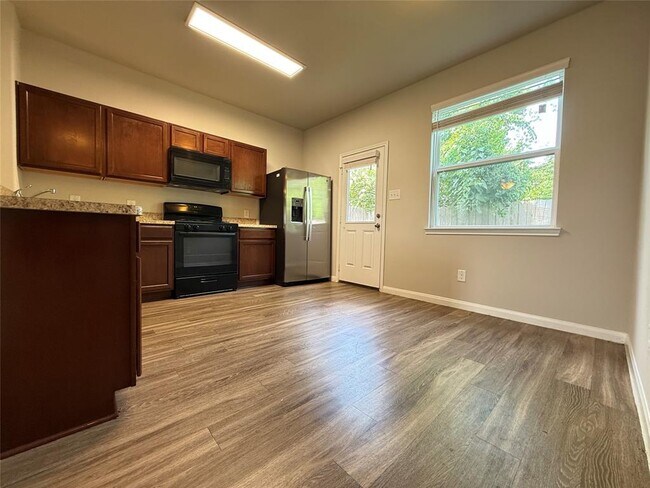 Building Photo - 5842 Adelaide River Dr