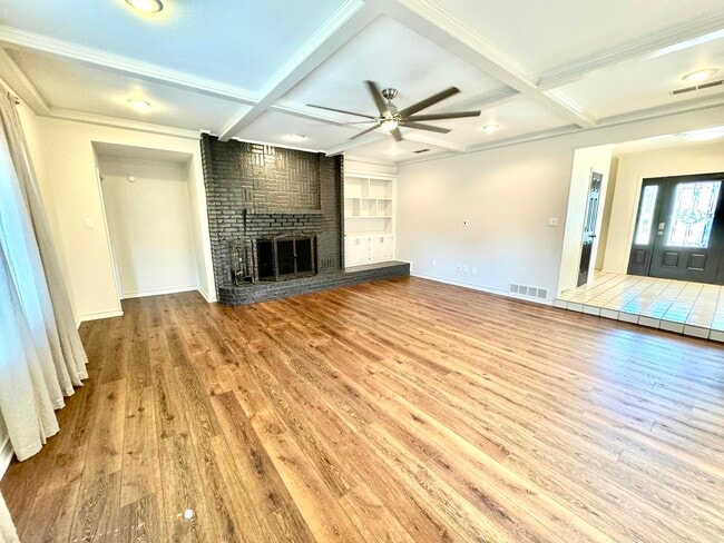 Building Photo - 9306 Utica Dr