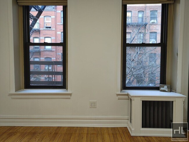 Building Photo - 211 E 88th St