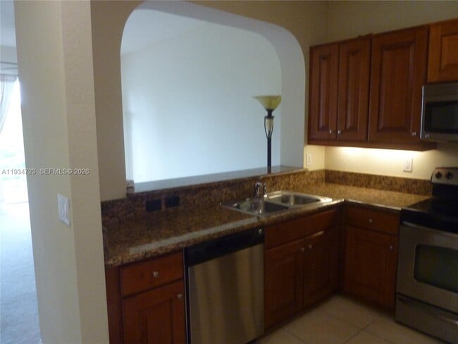 Building Photo - 3500 Oaks Clubhouse Dr