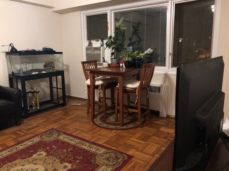 Building Photo - 2720 Wisconsin Ave NW