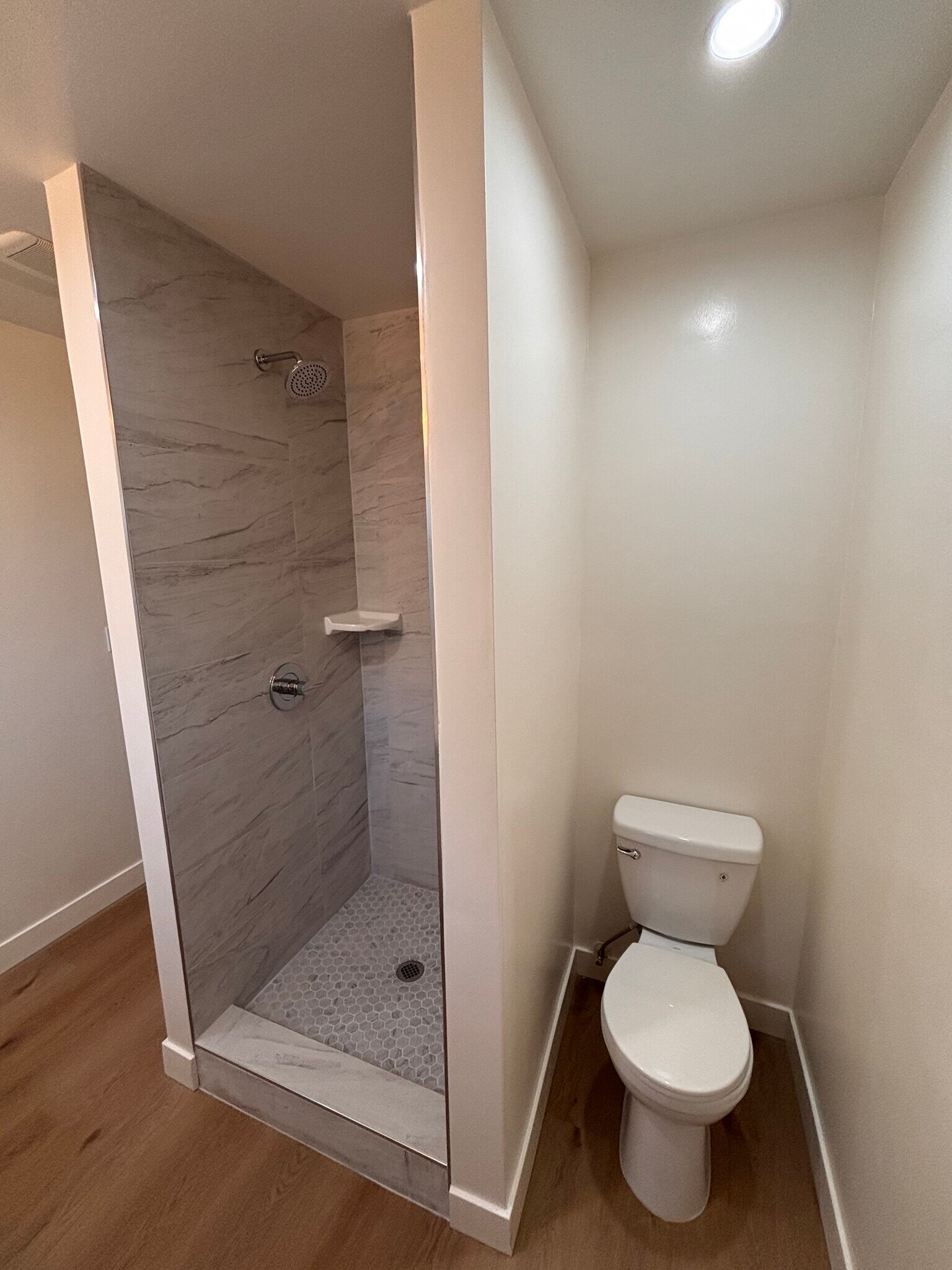 Building Photo - 6534 Peach Ave