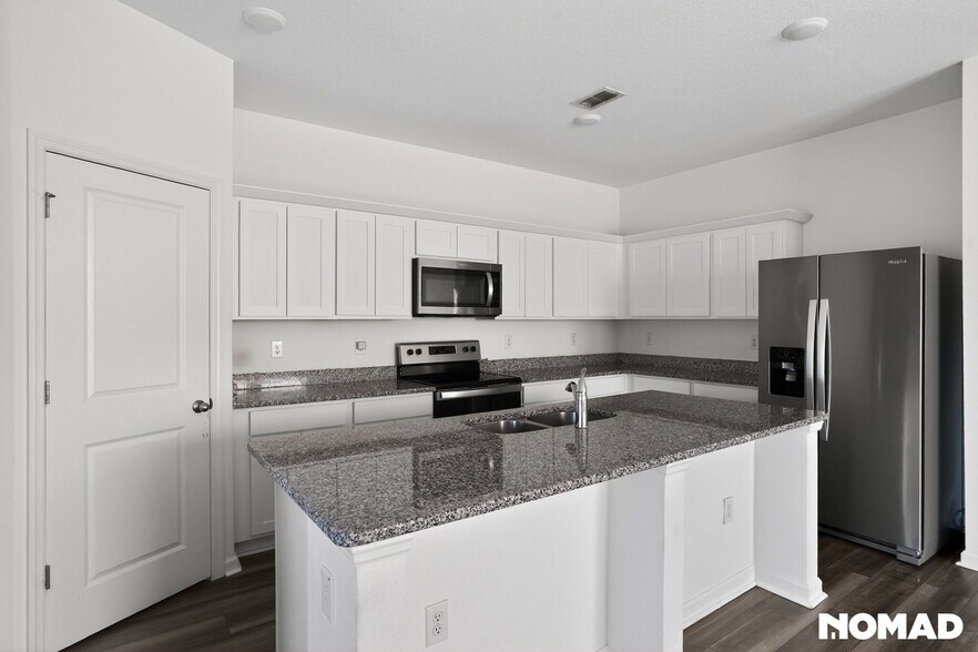 Building Photo - 2389 Harris Hawk Ave