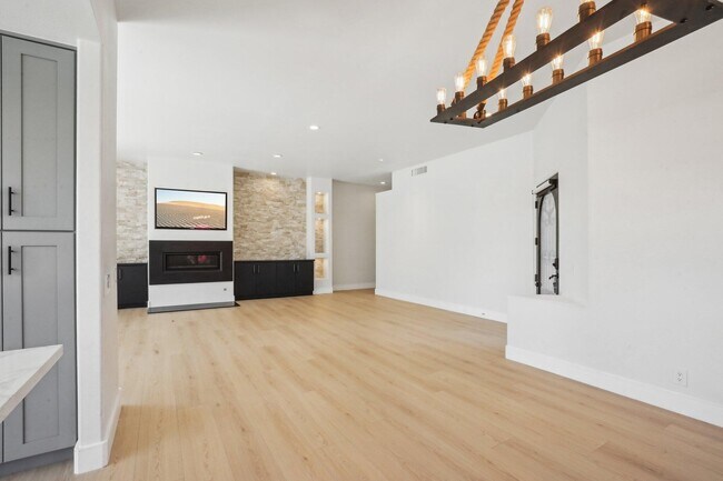 Building Photo - 48 Oak Tree Dr