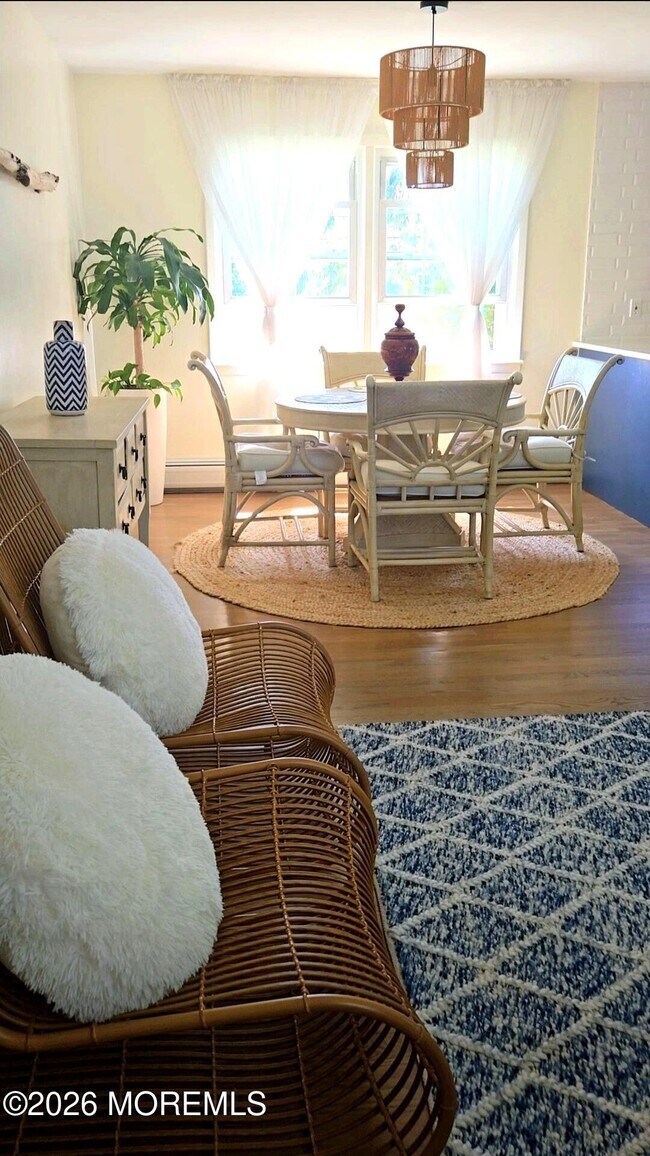 Building Photo - 364 Westwood Ave