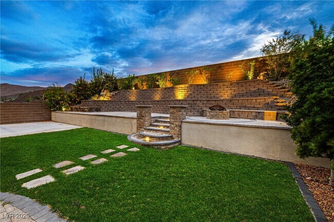 Building Photo - 4631 Amazing View St