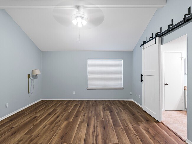 Building Photo - 2568 Bering Dr