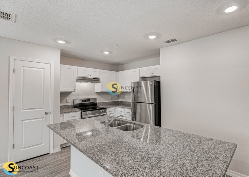 Building Photo - 9588 Hood Rd