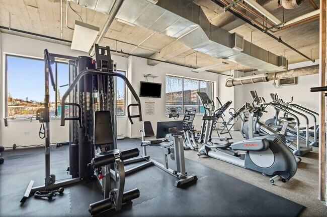 Building Photo - 1550 S Blue Island Ave