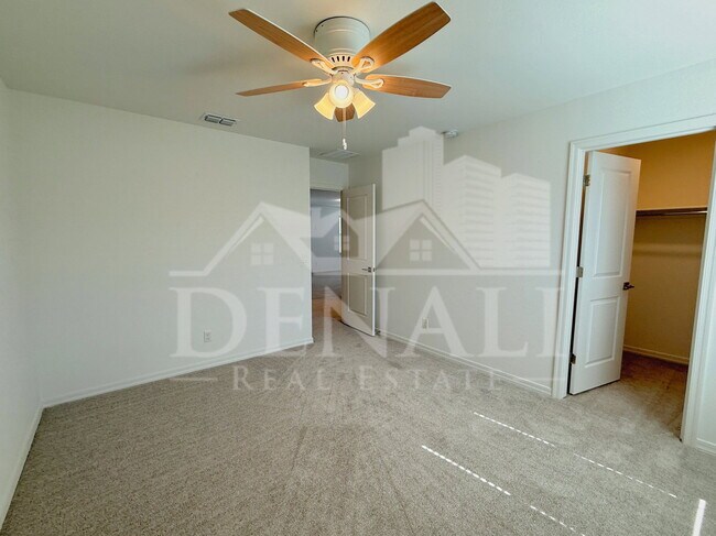 Building Photo - 11326 E Unger Ave