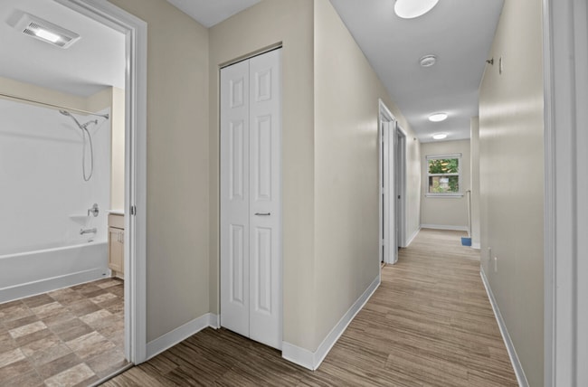 Building Photo - 675 Parker St