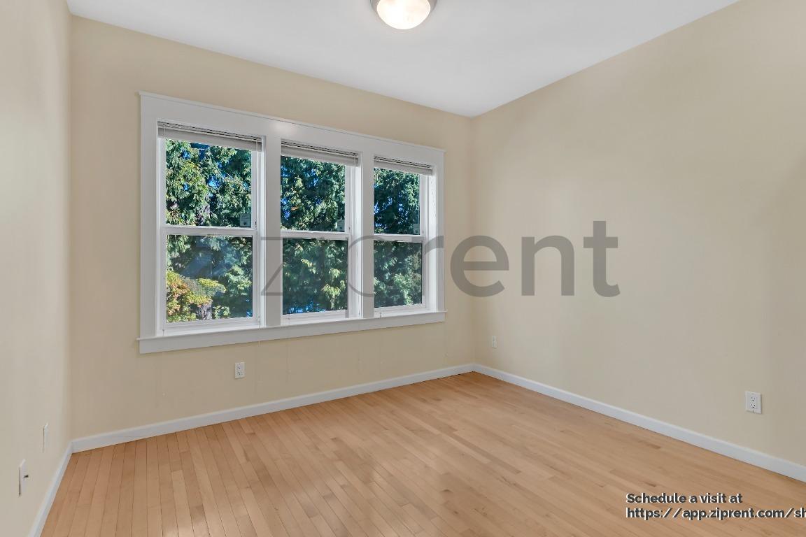 Building Photo - 7909 SW 31st Ave