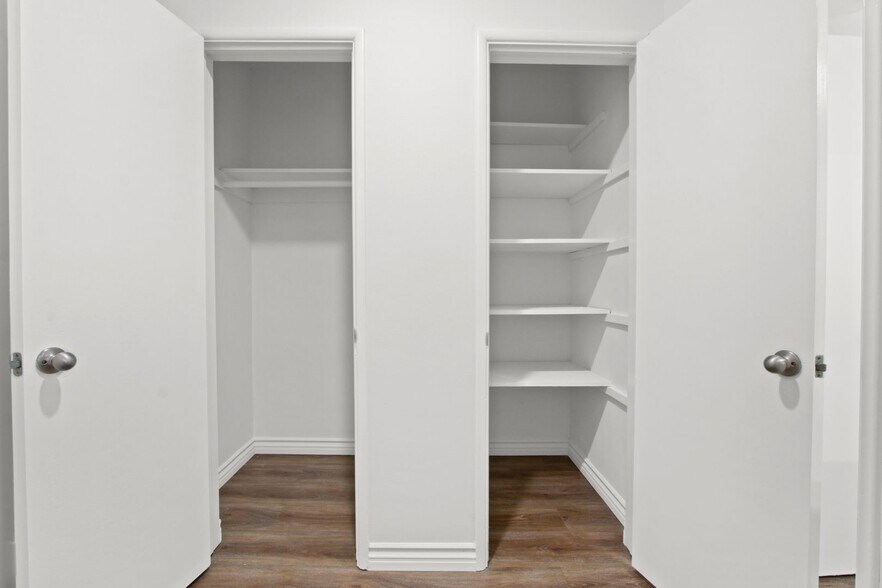 Building Photo - 918 11th St