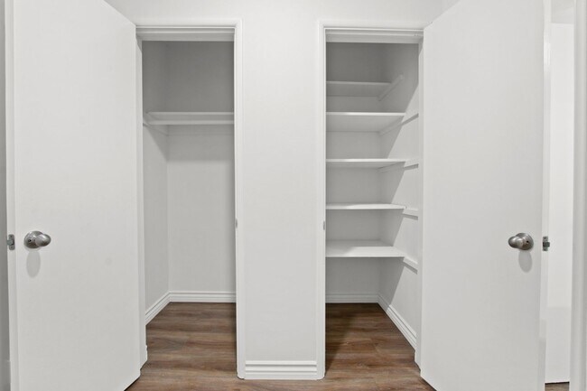 Building Photo - 918 11th St