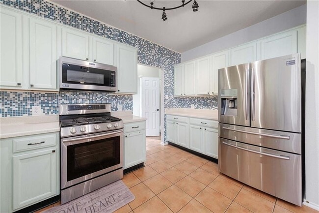 Building Photo - 1136 Beechwood Dr