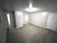 Building Photo - 236 S Mary Ellen St