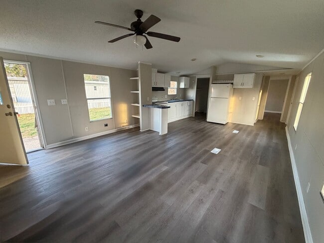 Building Photo - South Bossier - Remodeled - 2 Bed 2 Bath Home